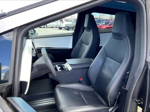 Used 2024 Tesla Cybertruck AWD Crew Cab image 11