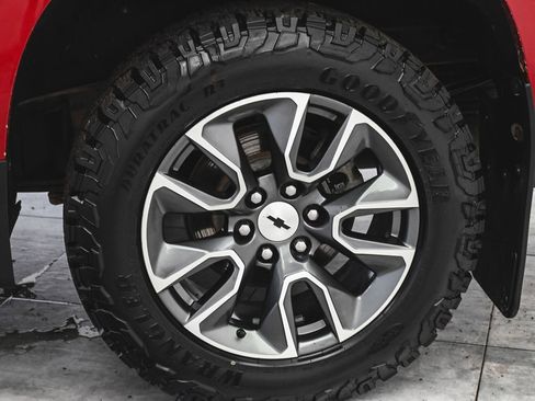 Used 2023 Chevrolet Silverado 1500 RST AWD/4WD image 7