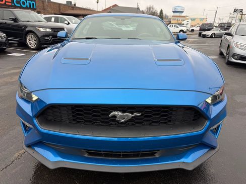 Used 2020 Ford Mustang Coupe RWD image 8