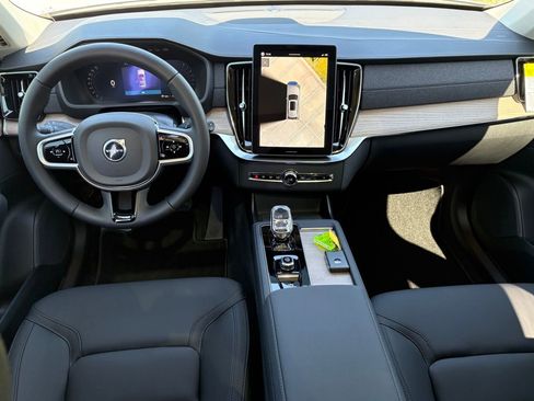 New 2026 Volvo XC90 B6 Plus w/ Protection Package Premier image 10