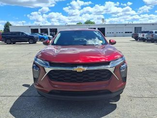 Used 2024 Chevrolet Trax LS w/ LS Convenience Package FWD video 2
