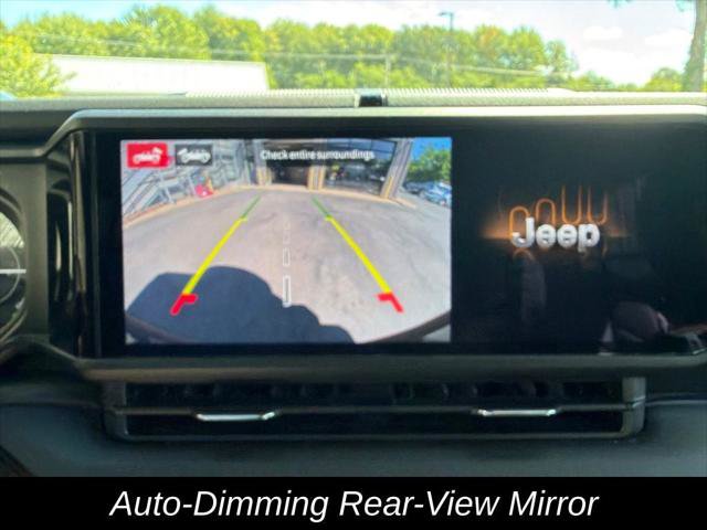 Certified 2024 Jeep Wrangler Unlimited Sahara w/ Technology Group AWD/4WD image 24