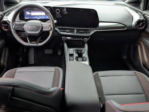 Used 2025 Chevrolet Equinox EV RS image 17