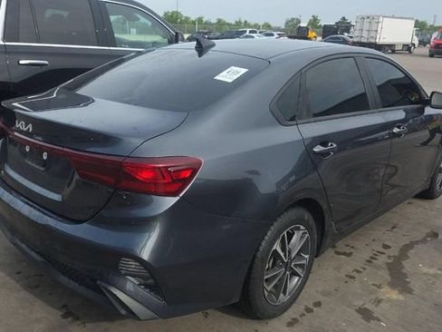Used 2024 Kia Forte LXS w/ LXS Technology Package FWD image 2