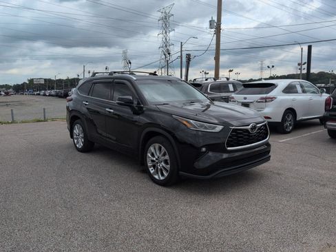 Used 2022 Toyota Highlander Limited AWD/4WD image 8
