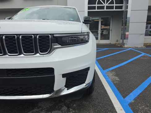 Used 2024 Jeep Grand Cherokee L Laredo w/ Luxury Tech Group I AWD/4WD image 10