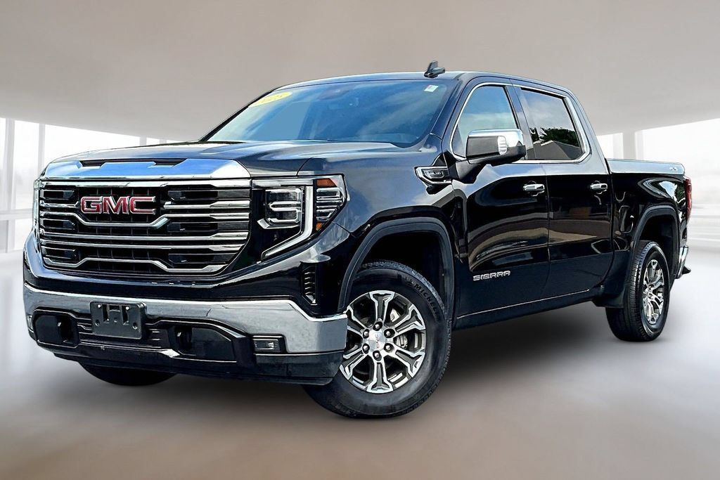 Used 2025 GMC Sierra 1500 SLT AWD/4WD image 3