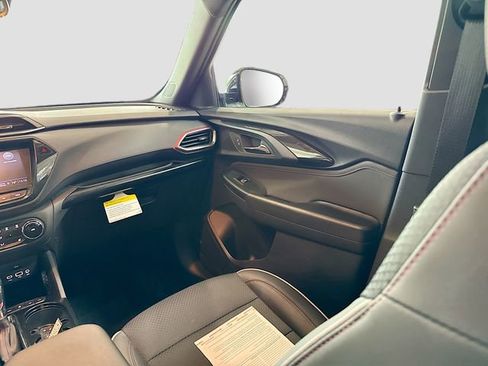 Used 2023 Chevrolet TrailBlazer RS w/ Sun and Liftgate Package AWD/4WD image 23