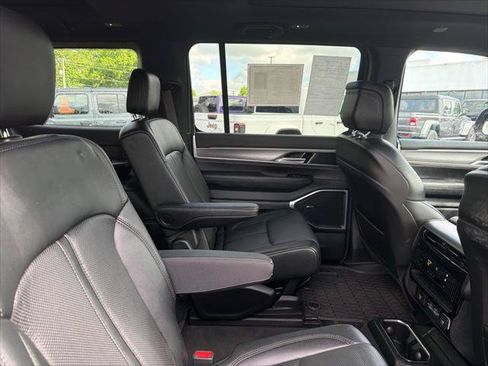 Certified 2024 Jeep Wagoneer Series II AWD/4WD image 9