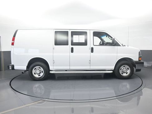 Used 2024 Chevrolet Express 2500 w/ Driver Convenience Package image 7