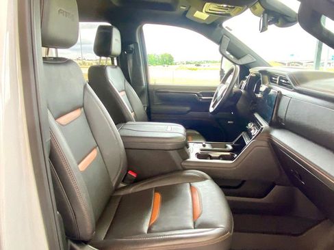 Used 2025 GMC Sierra 2500 AT4 AWD/4WD image 28