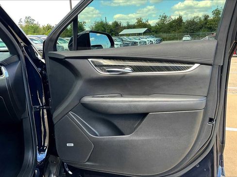 Used 2021 Cadillac XT6 Premium Luxury image 43