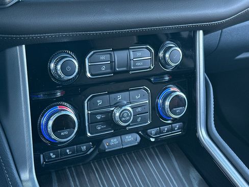 Used 2024 GMC Yukon Denali w/ Advanced Technology Package image 21