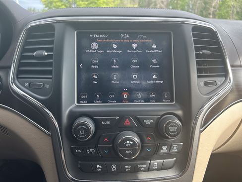 Used 2018 Jeep Grand Cherokee Overland AWD/4WD image 24