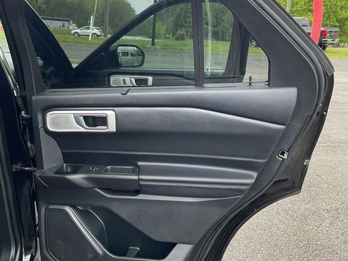 Used 2020 Ford Explorer Platinum w/ Premium Technology Package AWD/4WD image 30