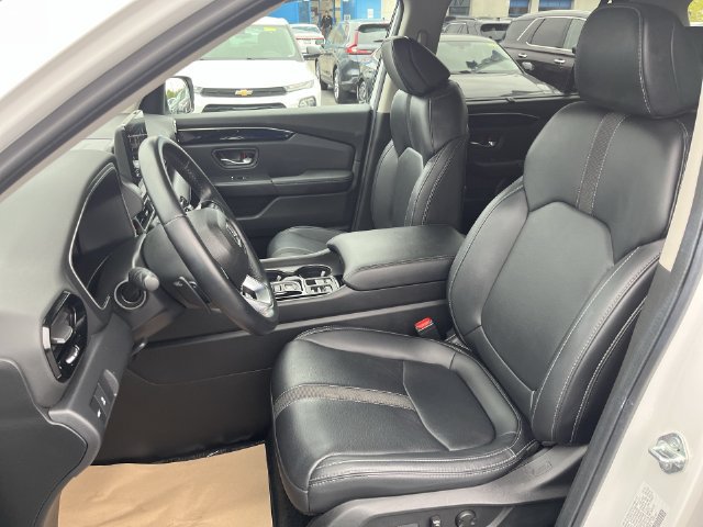Used 2025 Honda Pilot EX-L image 16