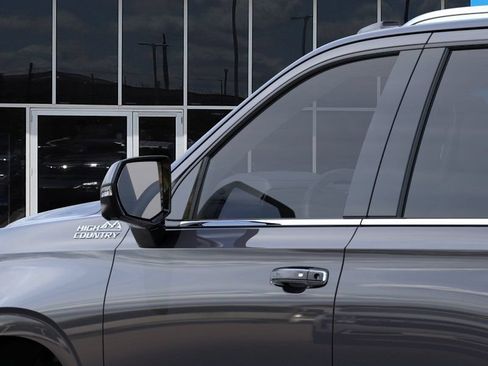 New 2026 Chevrolet Tahoe High Country AWD/4WD image 12