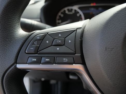 Used 2025 Nissan Altima 2.5 SV FWD image 27