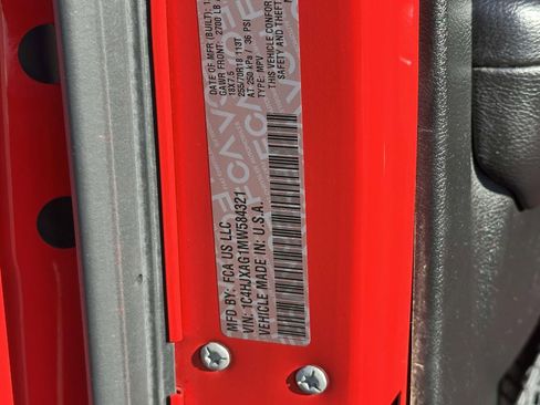 Used 2021 Jeep Wrangler Sport S image 25