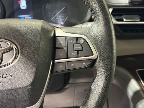 Used 2023 Toyota Sienna XLE image 26