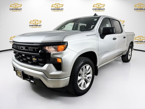 Used 2022 Chevrolet Silverado 1500 Custom RWD image 3