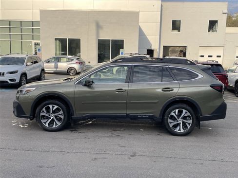 Certified 2022 Subaru Outback Limited XT image 2