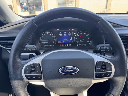 Used 2021 Ford Explorer XLT w/ Equipment Group 202A AWD/4WD image 21