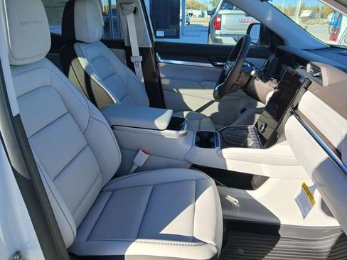 New 2026 GMC Terrain Denali w/ LPO, Floor Liner Package image 17