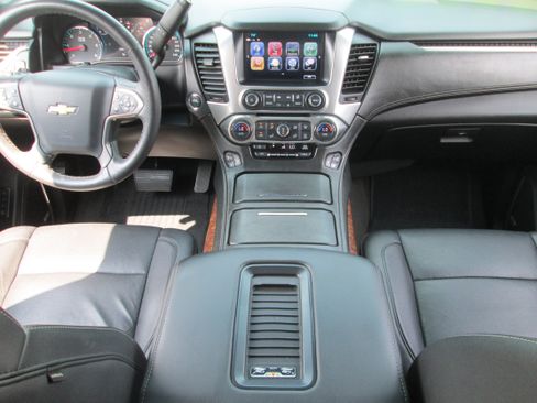 Used 2017 Chevrolet Suburban Premier AWD/4WD image 17