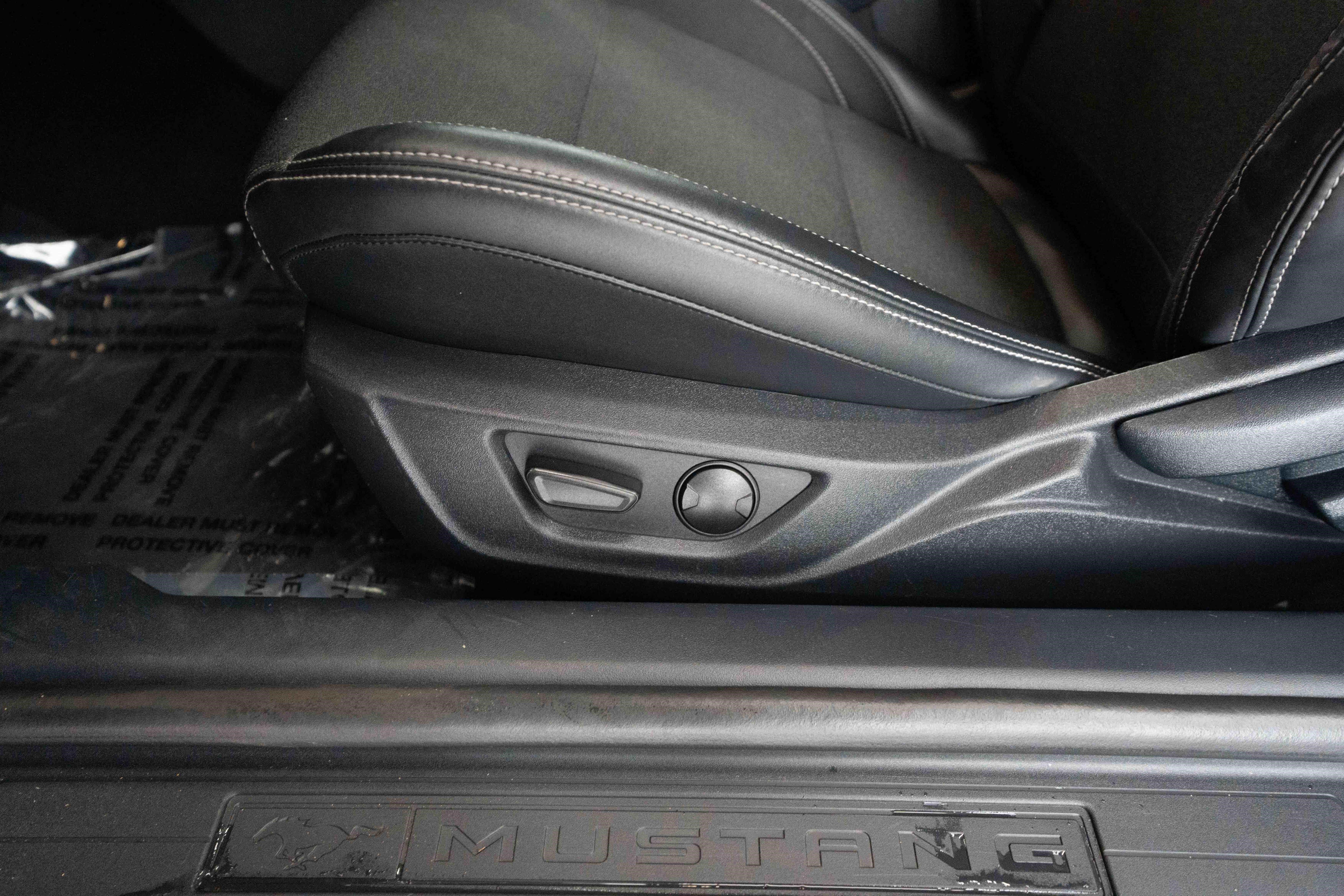 Used 2024 Ford Mustang Convertible RWD image 12