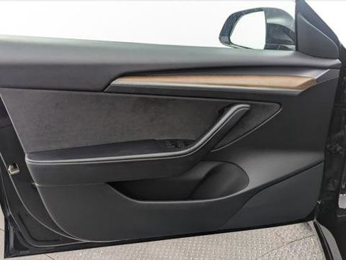 Used 2023 Tesla Model 3 Standard Range image 12