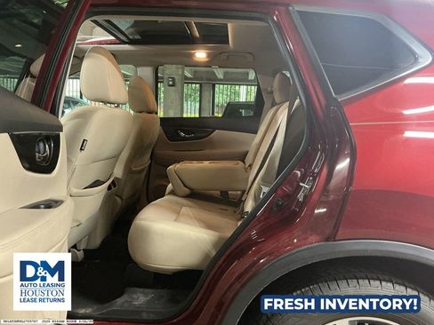 Used 2020 Nissan Rogue SV w/ Sun & Sound Touring Package FWD image 9