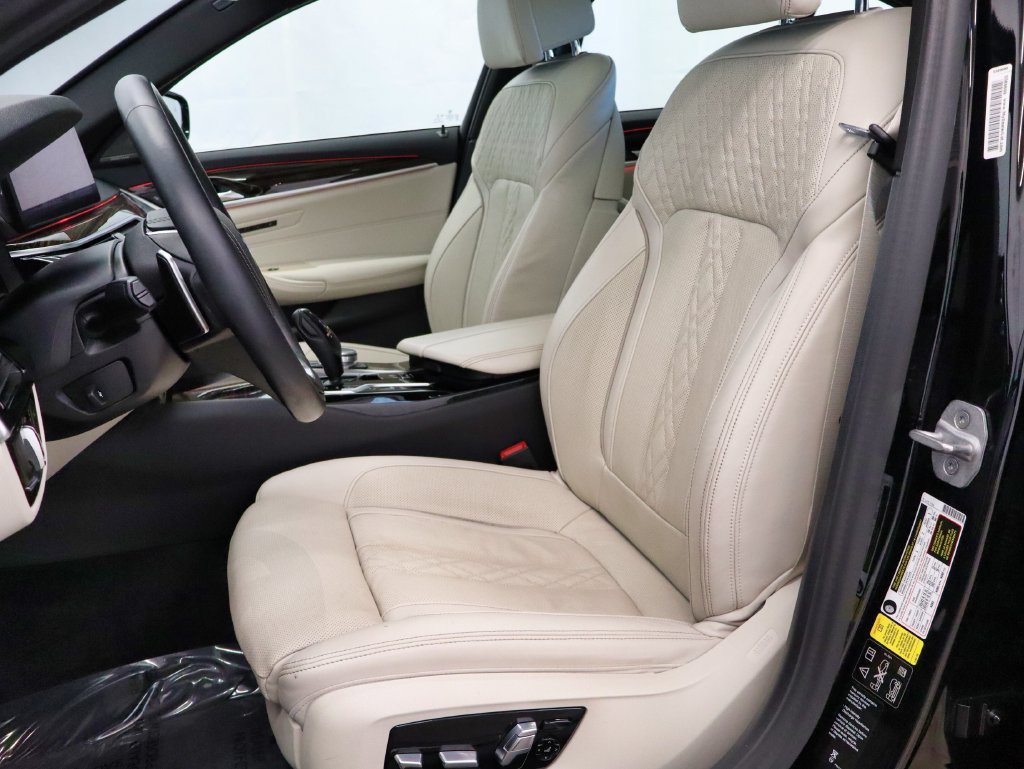 Used 2021 BMW 540i xDrive w/ Premium Package AWD/4WD image 19
