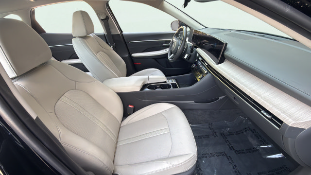 Used 2025 Hyundai Sonata Limited FWD image 25