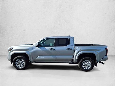 Certified 2026 Toyota Tacoma SR5 AWD/4WD image 9