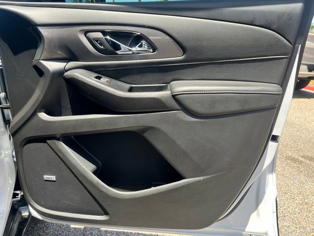 Used 2023 Chevrolet Traverse Premier w/ Redline Edition FWD image 27
