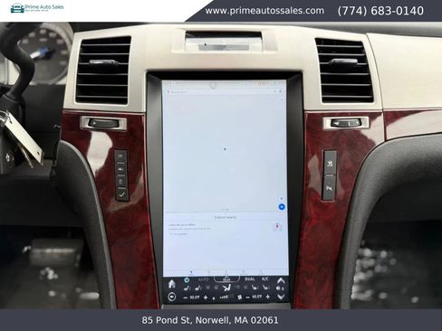 Used 2011 Cadillac Escalade AWD w/ Touring Package image 28