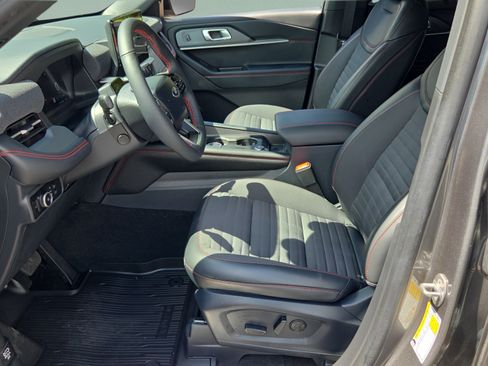 Used 2025 Ford Explorer ST-Line w/ Premium Package RWD image 9