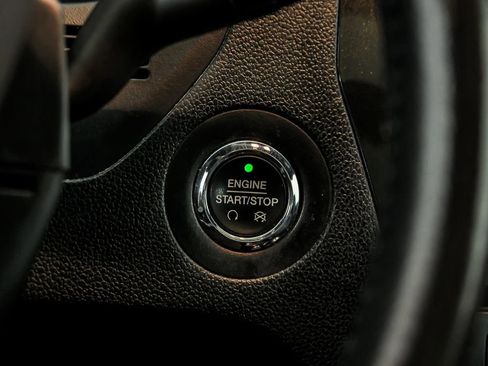 Used 2016 Ford Explorer XLT w/ Equipment Group 202A image 20