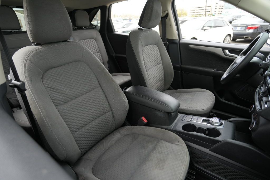 Used 2020 Ford Escape SE FWD image 28