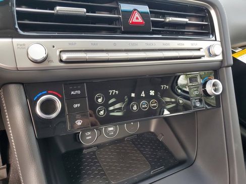 New 2026 Genesis G70 2.5T Prestige image 15