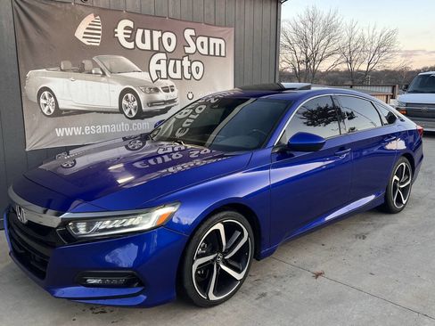 Used 2019 Honda Accord Sport image 2