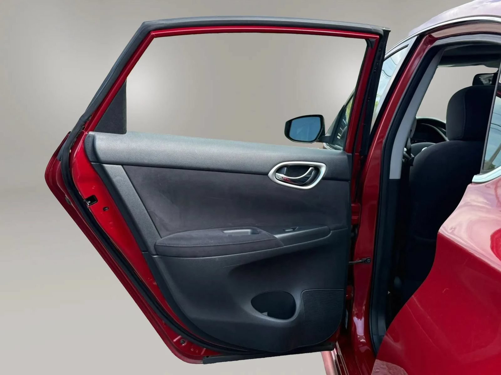 Used 2013 Nissan Sentra SR w/ Premium Pkg FWD image 23