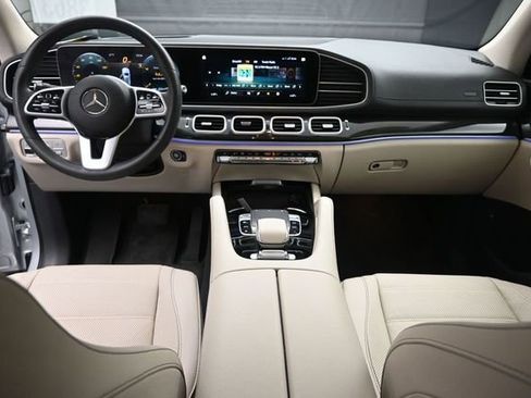 Used 2020 Mercedes-Benz GLS 450 4MATIC image 9