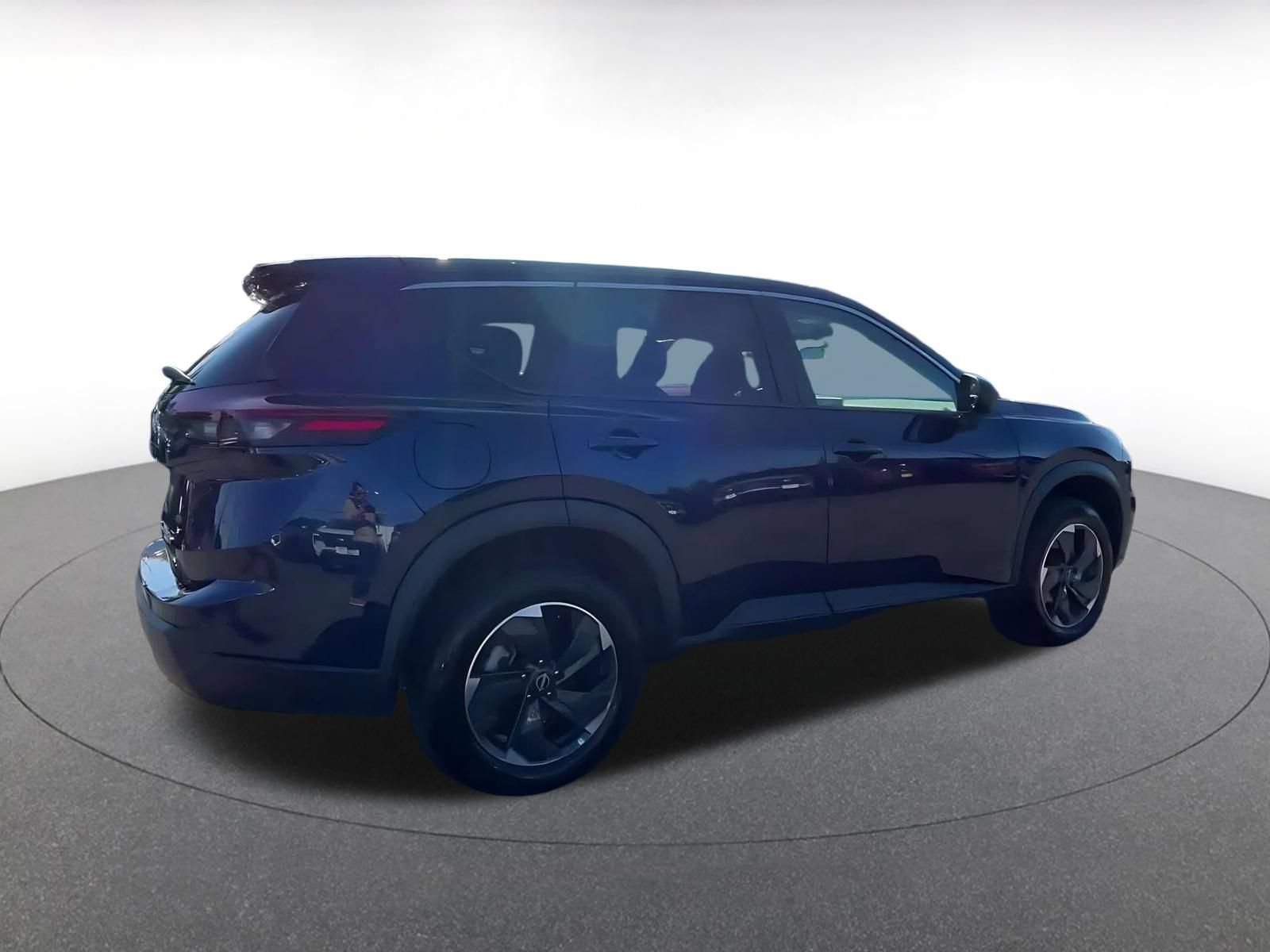 Used 2025 Nissan Rogue SV AWD/4WD image 14