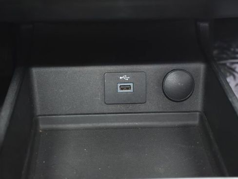 Used 2017 Ford Fusion SE image 27