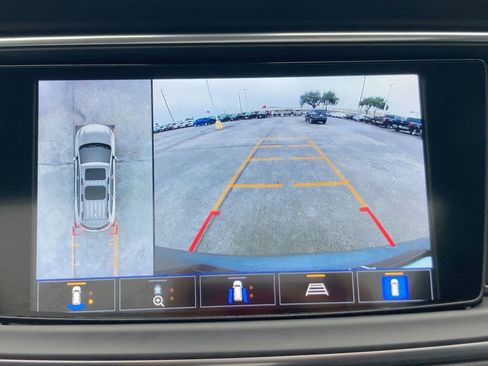 Used 2023 Buick Enclave Avenir image 29