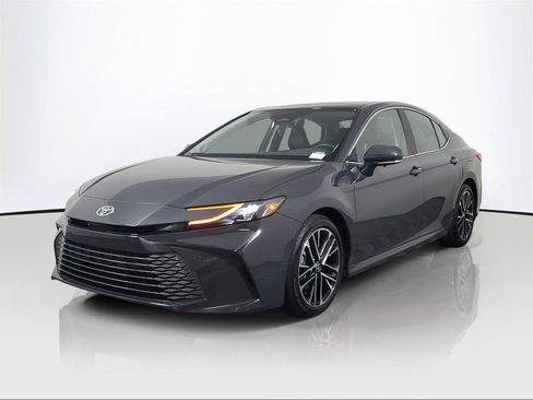 Used 2025 Toyota Camry XLE w/ Premium Plus Package FWD image 3