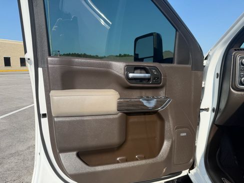 Used 2020 Chevrolet Silverado 2500 LTZ w/ LTZ Premium Package AWD/4WD image 9