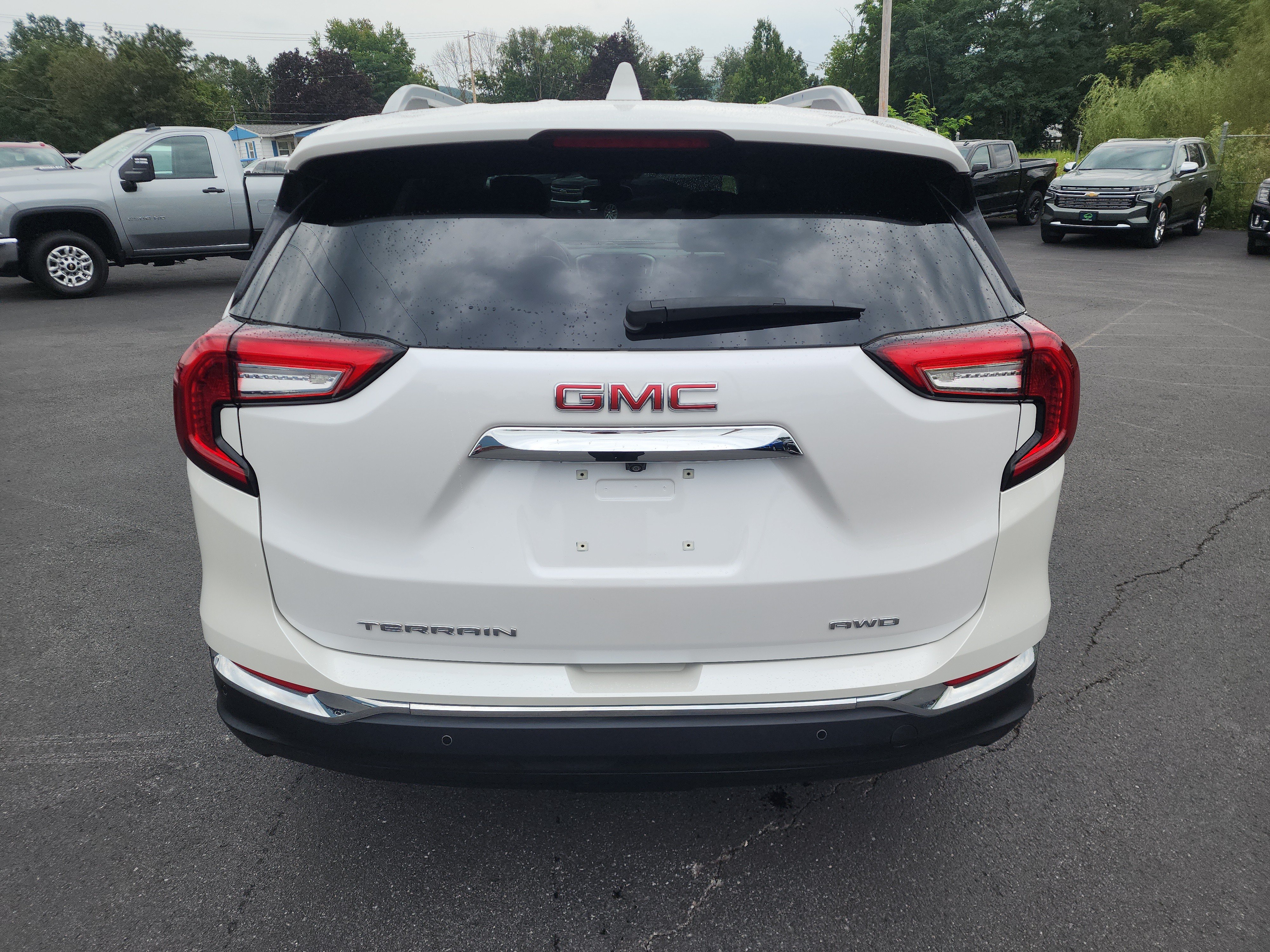 Certified 2024 GMC Terrain SLT w/ Infotainment Package II AWD/4WD image 7